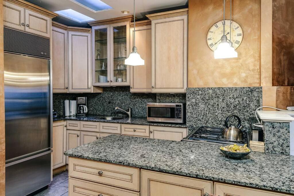 דירות שיקגו Historic And Unique Brownstone In Gold Coast - Downtown - 3 מראה חיצוני תמונה